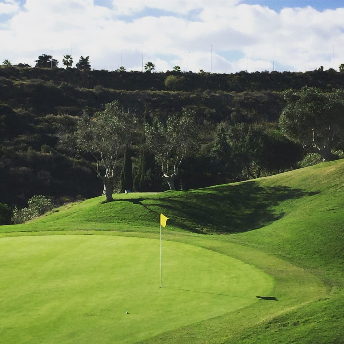 Play golf in autumn